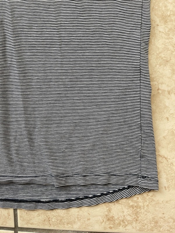 Lululemon Basic V-Neck Men’s Short Sleeve Dark Medium Stripe Classic Run T-Shirt gallery