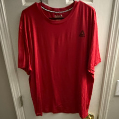 Reebok Men’s T-Shirt XL Red Short Sleeve Crew Neck Polyester Lightweight Logo