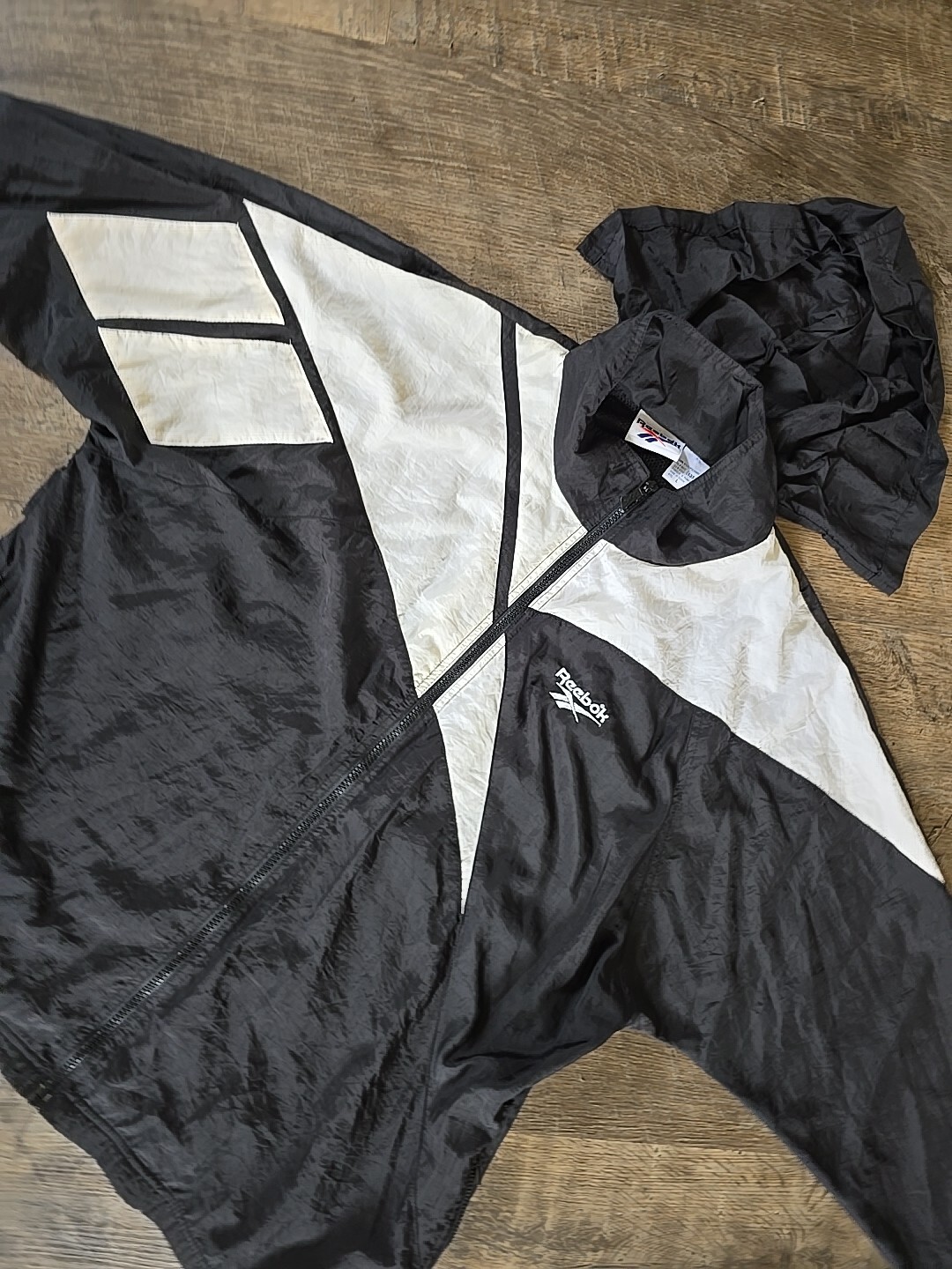 Vintaged Classic 90s Retro Reebok Windbreaker Hidden Hoodie Full Zip Jacket sz L gallery