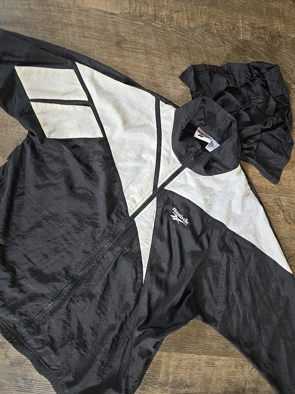 Vintaged Classic 90s Retro Reebok Windbreaker Hidden Hoodie Full Zip Jacket sz L gallery