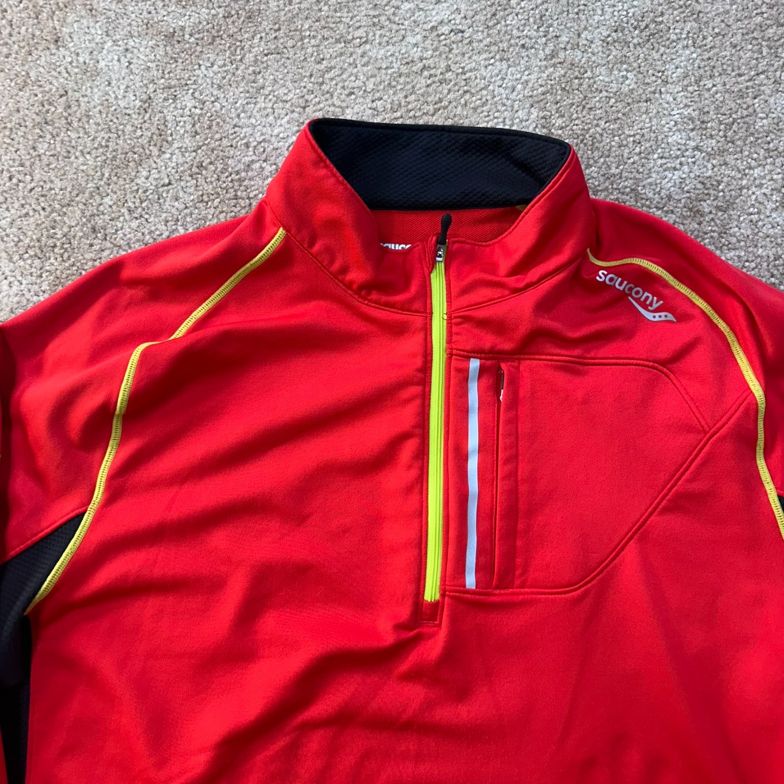 Saucony Men’s Long Sleeve Running Shirt 1/4 Zip red RunWarm XL Thumbholes gallery