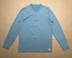 Vuori Men’s L Ease Performance Henley T Shirt Heather Blue Long Sleeve
