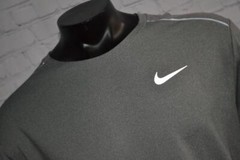 42048-a Nike Running Shirt Workout Reflective Gray Polyester Size 2XL Adult Mens