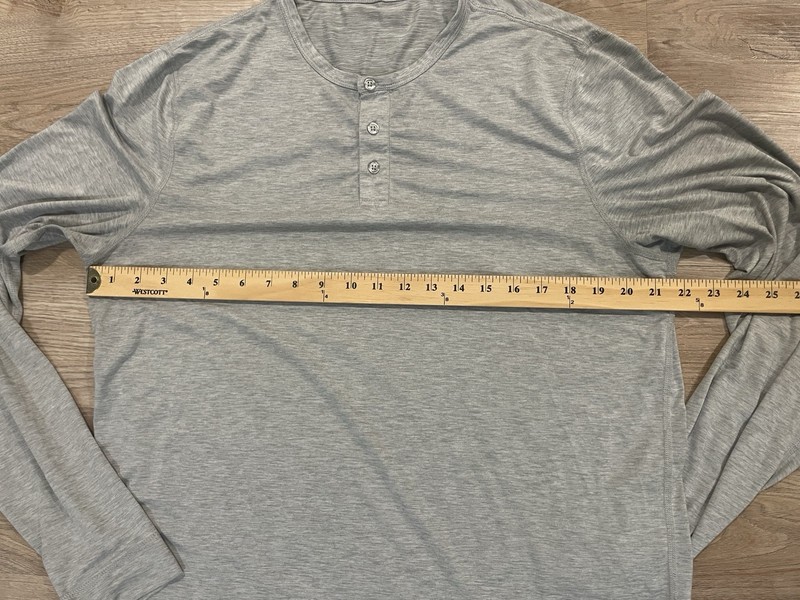 Vuori Ease Performance Henley Shirt Long Sleeve V194 Gray Mens Large L gallery