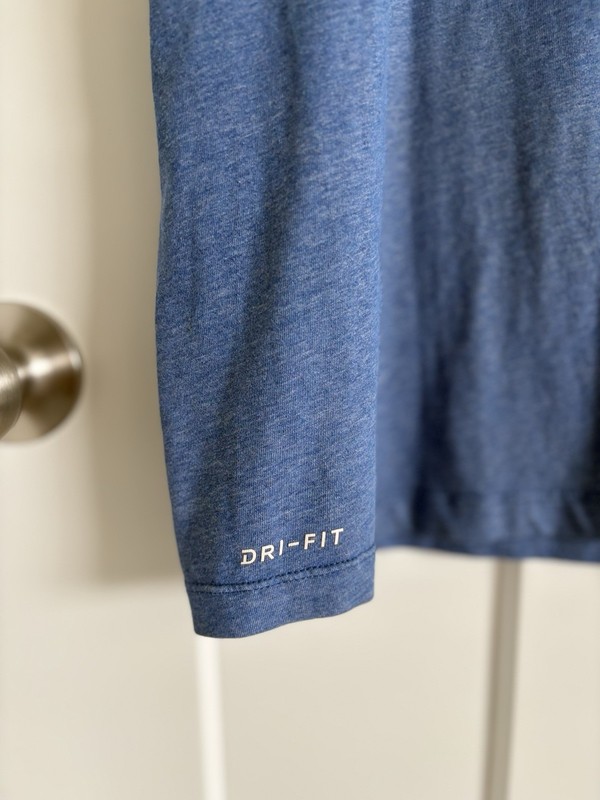 Nike Men’s Dri Fit T-shirt Size XL Blue Color gallery
