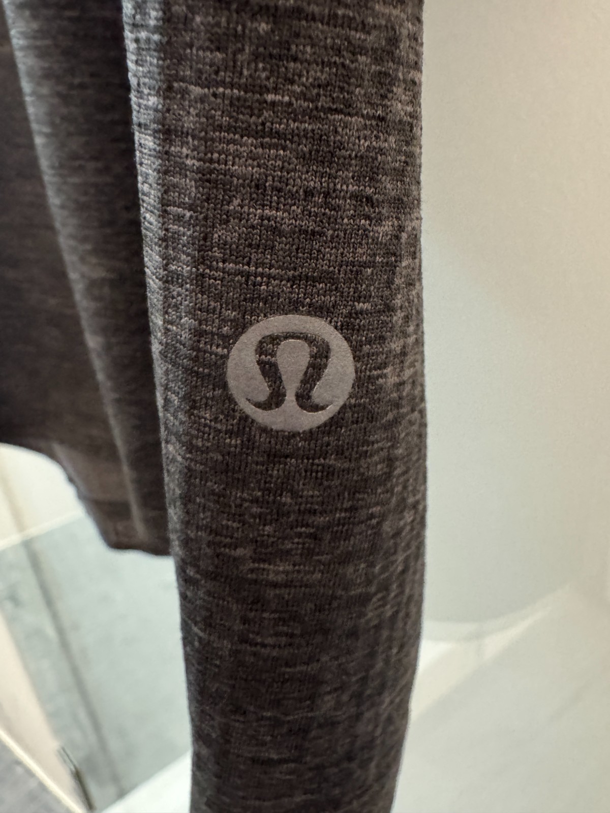 Lululemon Metal Vent Tech Shirt Men's Medium Gray TPC Potomac Avenel Farm Golf gallery