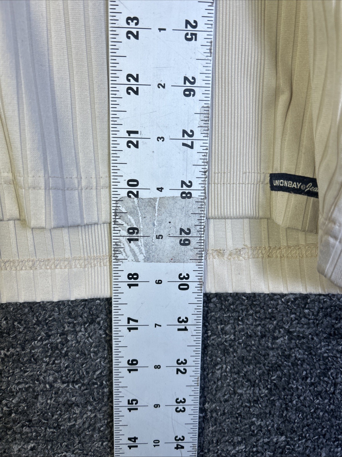 Union Bay Mens Size XL Ivory Ribbed V-neck Stretchy Teeshirt gallery
