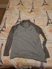 Under Armour Mens Large Lightweight Pullover Long-sleeved Gray Shirt