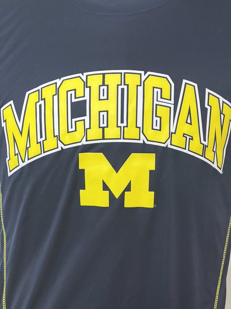 Pro Edge Men’s M Michigan Wolverines Football Short Sleeve T-Shirt