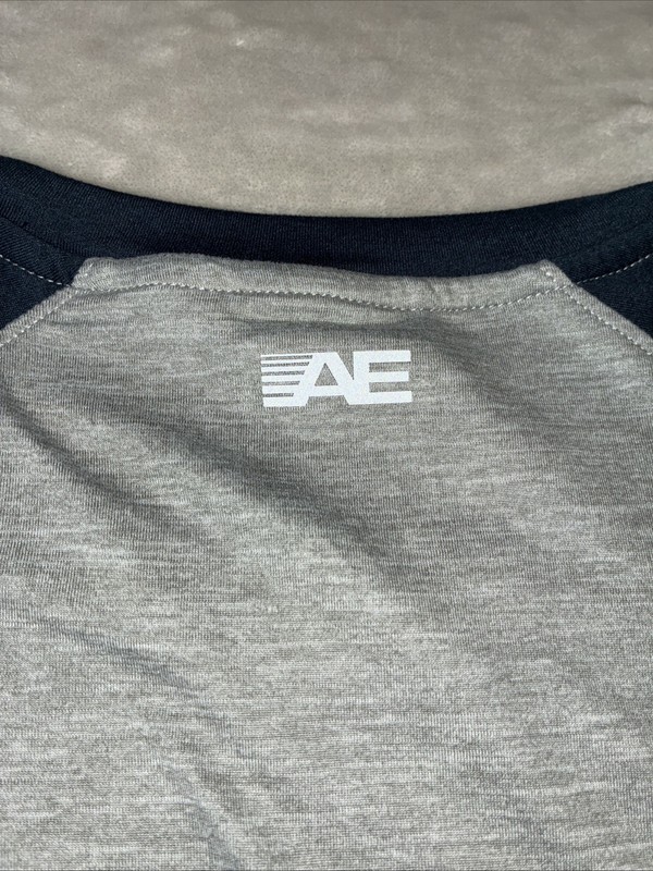 American Eagle Men's Long Sleeve Reflective Active Graphic T Sz XL Gray W/ Blue gallery