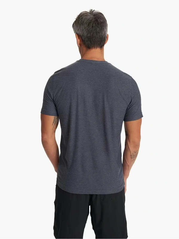 Vuori | Strato Tech Tee - Size Medium gallery