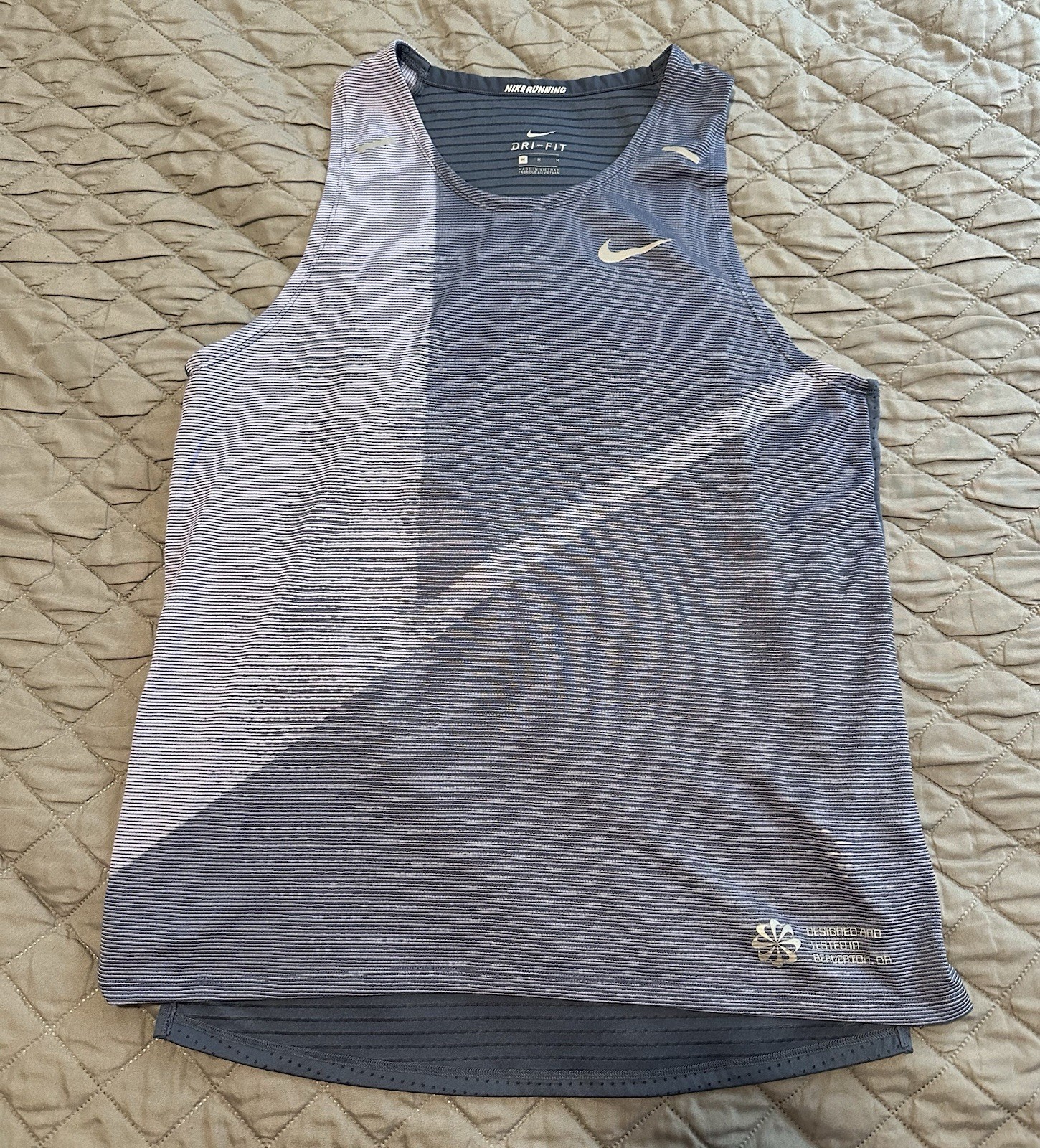 Nike Dri-Fit Lightweight Running Tank Top Men’s M Gray Bluish/Purple CJ5703-491 gallery