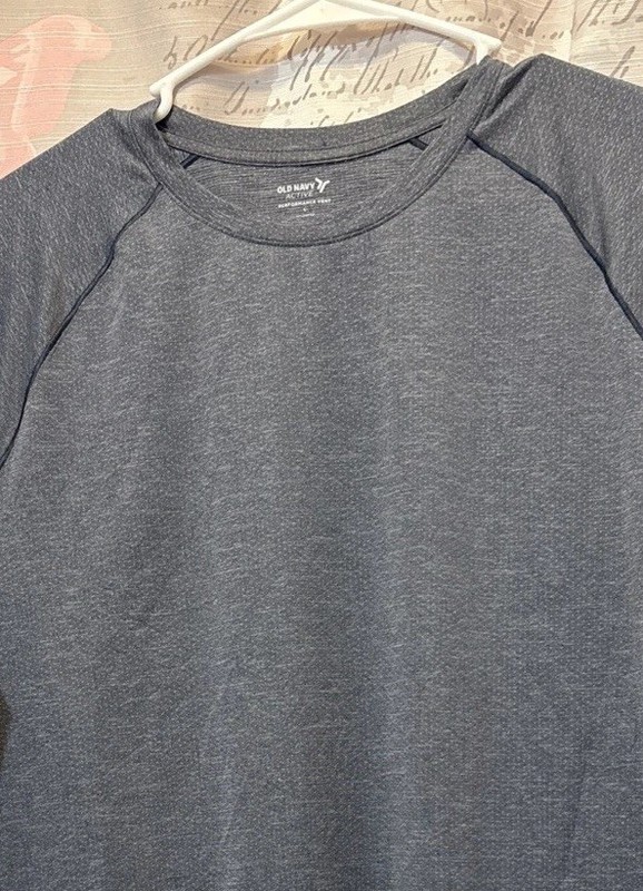 OLD NAVY Active Men’s Large Go Fresh Performance Vent Blue/Gray T Shirt NWT gallery