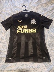 Newcastle 2017/2018 England Third Soccer Jersey Size M