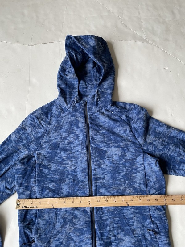 Lululemon Surge Warm Full-Zip Data Rush Mini Jacquard Chambray Blue Size Small gallery