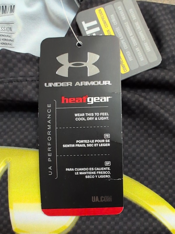 Under Armour 2013 Batman Compression Shirt Men's Medium Black HeatGear NEW gallery
