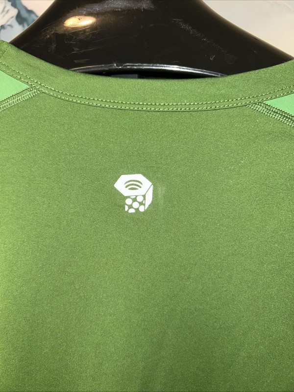 Mountain Hardwear Men’s Size Large Long Sleeve Shirt Green gallery
