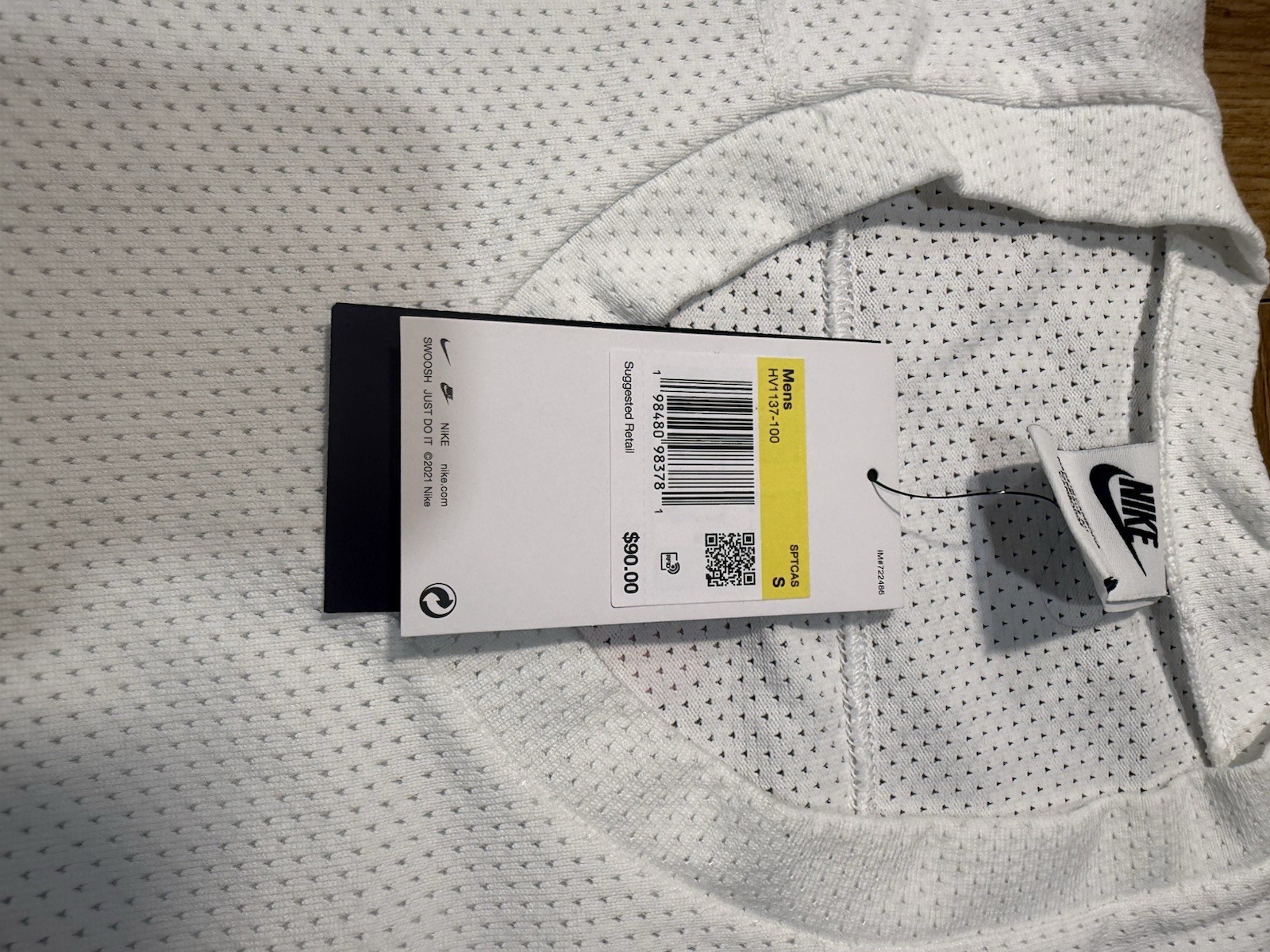 Nike Men's Mesh Graphic Print Oversized Crew Neck Tee White/Red S HV1137-100 gallery