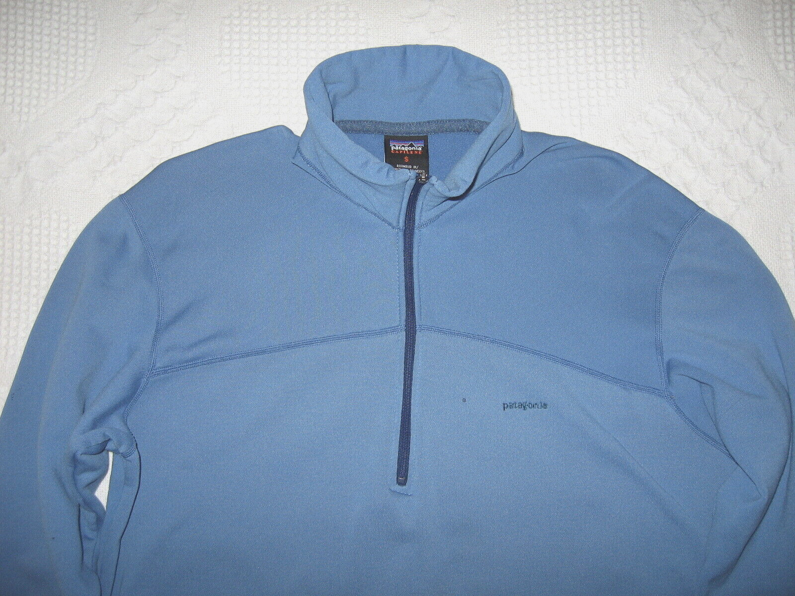 PATAGONIA CAPILENE ZIP NECK BASE LAYER MENS SZ S BLUE POLY BLEND EUC WITH DEFECT gallery