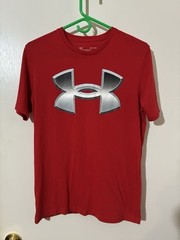 Under Armour Adult Small Loose Red T-Shirt w/Graphic Logo