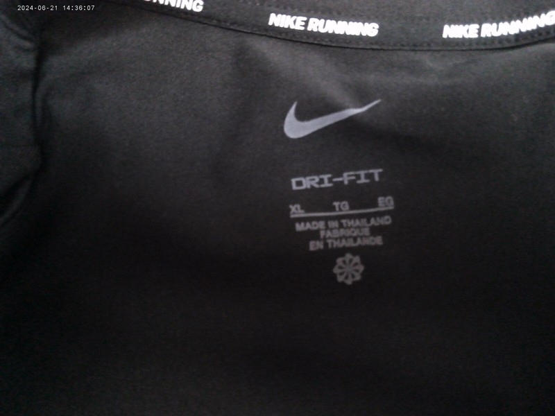 New! Nike Men's Element Dri Fit Long Sleeve Black Top XL- DD4756-010 RRP £59.95 gallery
