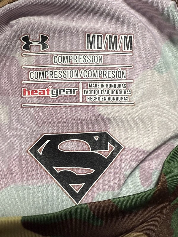 UA Under Armour Superman Compression Shirt Men's Medium Fitness Camo Perfect gallery