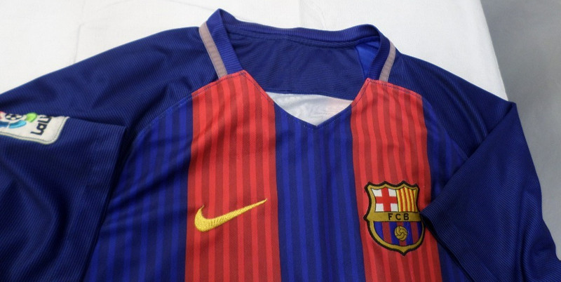 2016 NIKE QATAR AIRWAYS FCB LALIGA FC BARCELONA STRIPED BLUE/RED SHIRT MEDIUM gallery