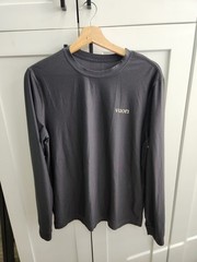 VUORI ULUWATU UPF LONG SLEEVE MEN’S CHARCOAL HEATHER COLOR SIZE MEDIUM