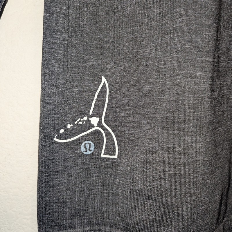 Lululemon Metal Vent Tech Black Half Zip Aloha Collection Whale Tail Size Large gallery
