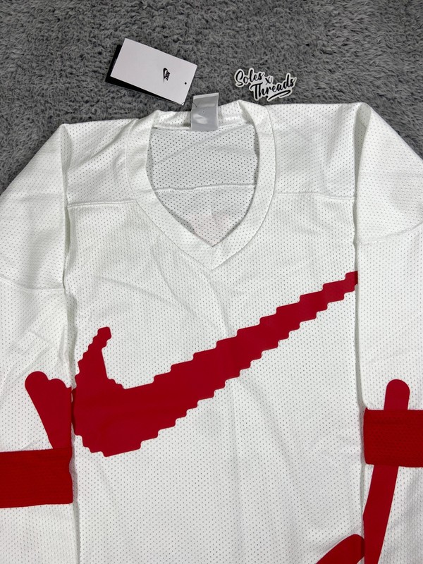 Nike Sportswear Club Varsity Hockey Jersey Size Medium Men White Red HV1137-100 gallery