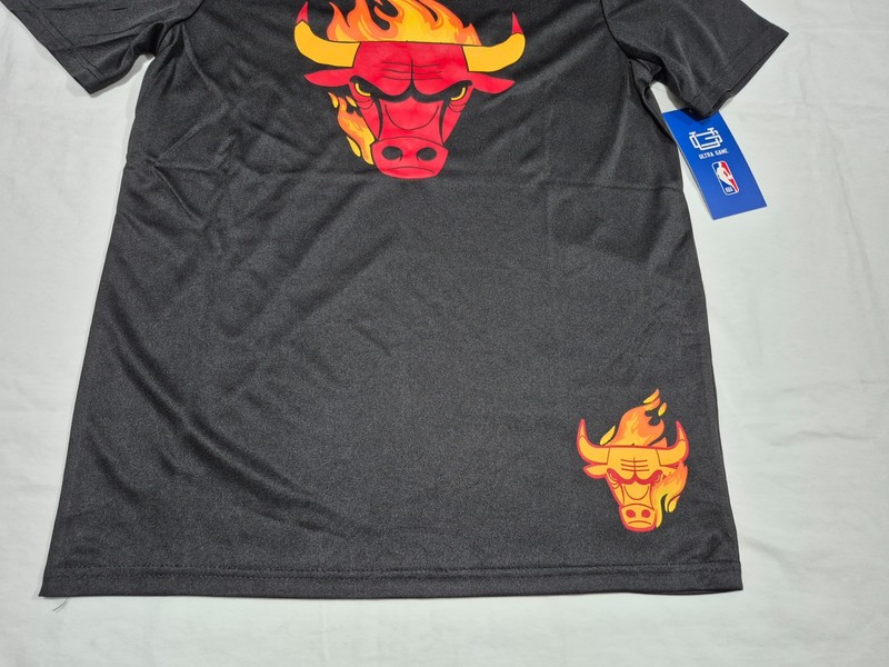 Chicago Bulls Ultra Game NBA Black Graphic T Shirt Flaming Bull Logo Men Medium gallery