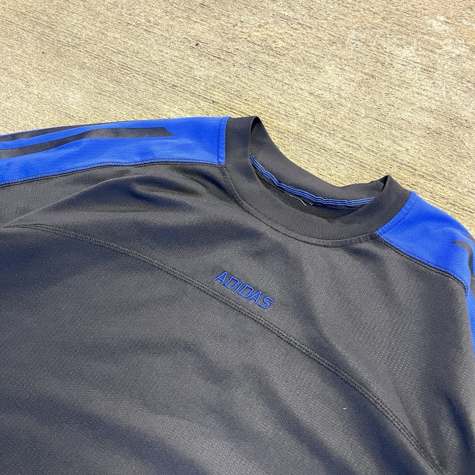 VTG Adidas Men's Center Logo Polyester Pullover Long Sleeve Shirt Gray/Blue XL gallery