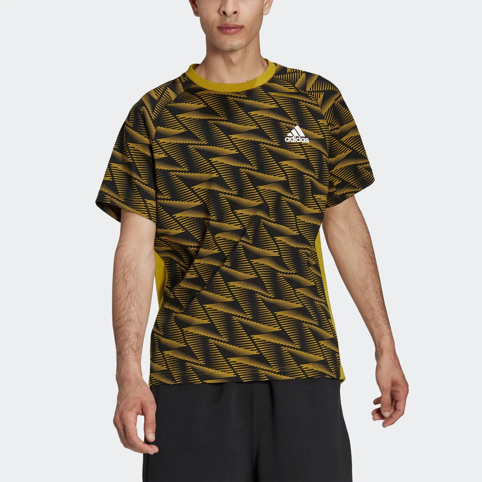 Adidas Men's Size Small Designed for Gameday Travel Crewneck Tee Olive/Black NWT gallery