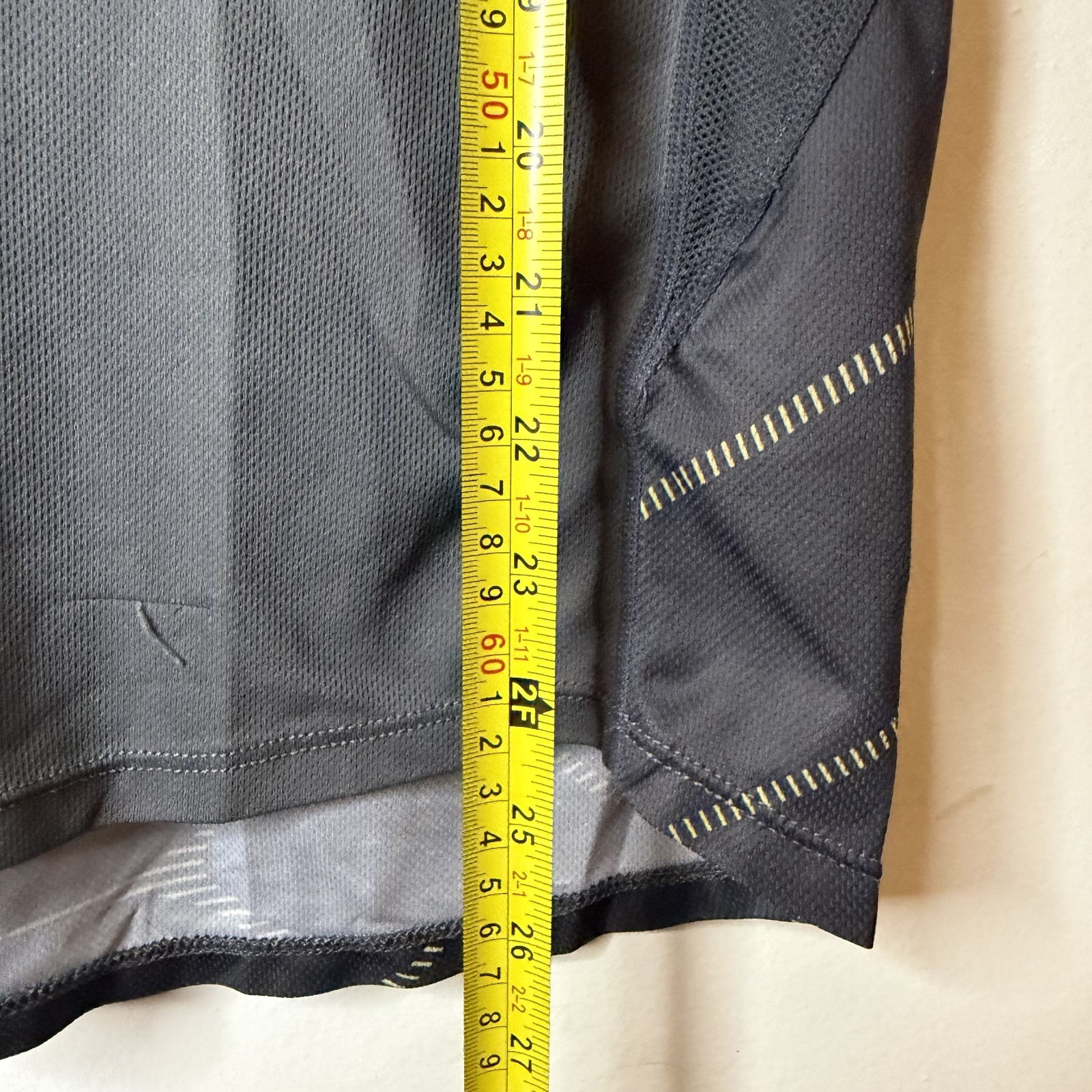 Nike Run Club Men Dri-Fit Shirt Medium gallery