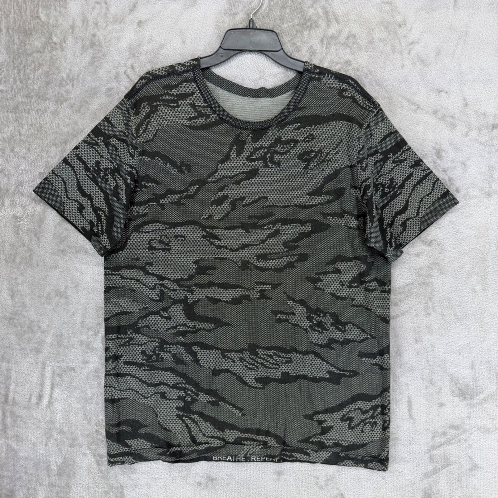 Lululemon Metal Vent Tech Miami Tiger Stripe Camo T-Shirt Mens XXL Green Black