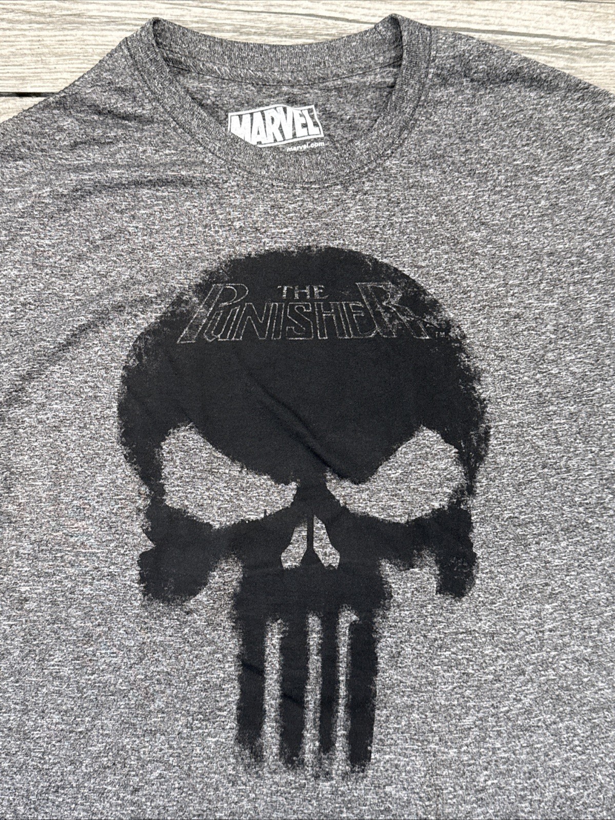 2015 The Punisher Marvel Performance Workout Tee T-Shirt Size Small gallery