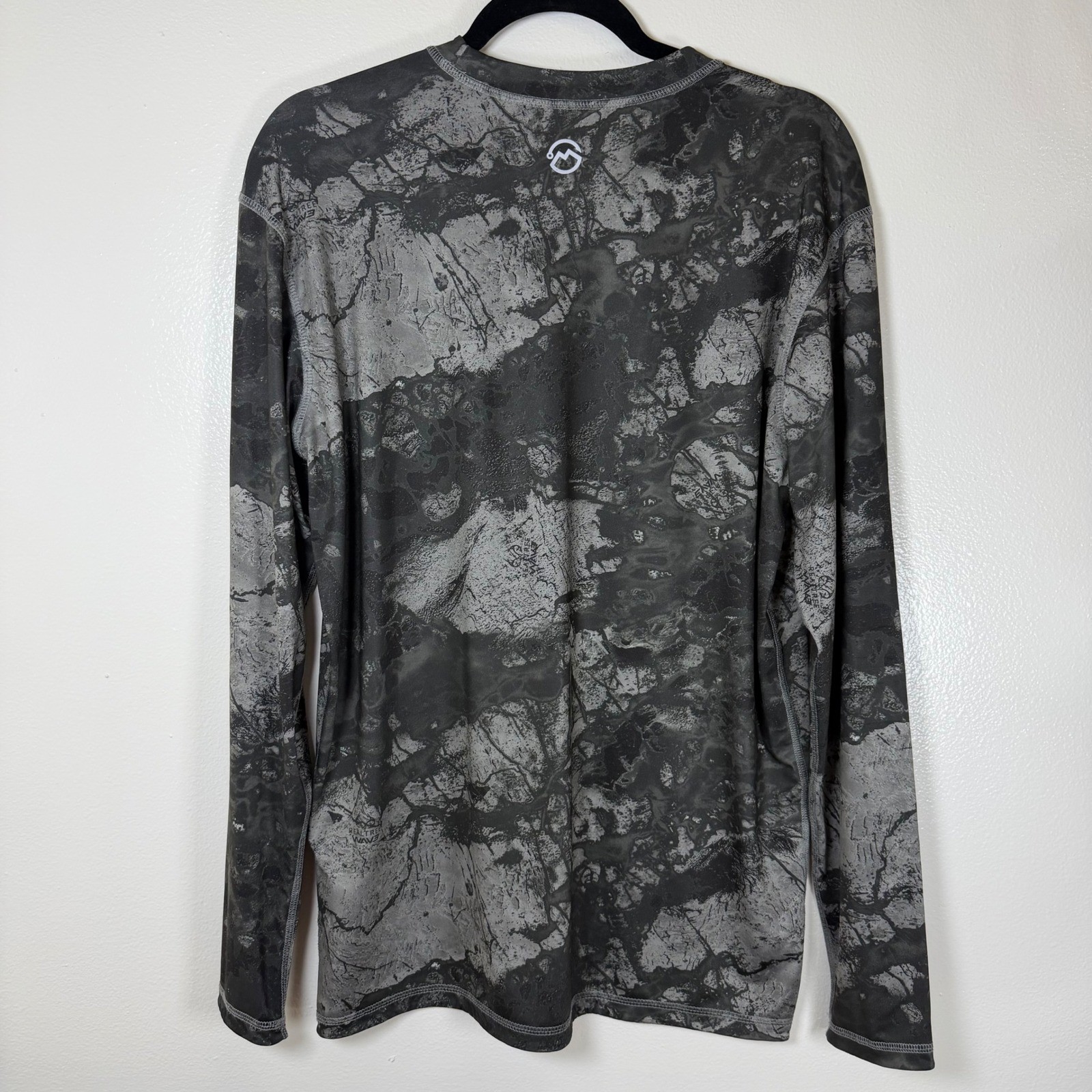 Magellan Outdoors Performance Shirt Mens Small Grey Realtree Wav3 Camo gallery