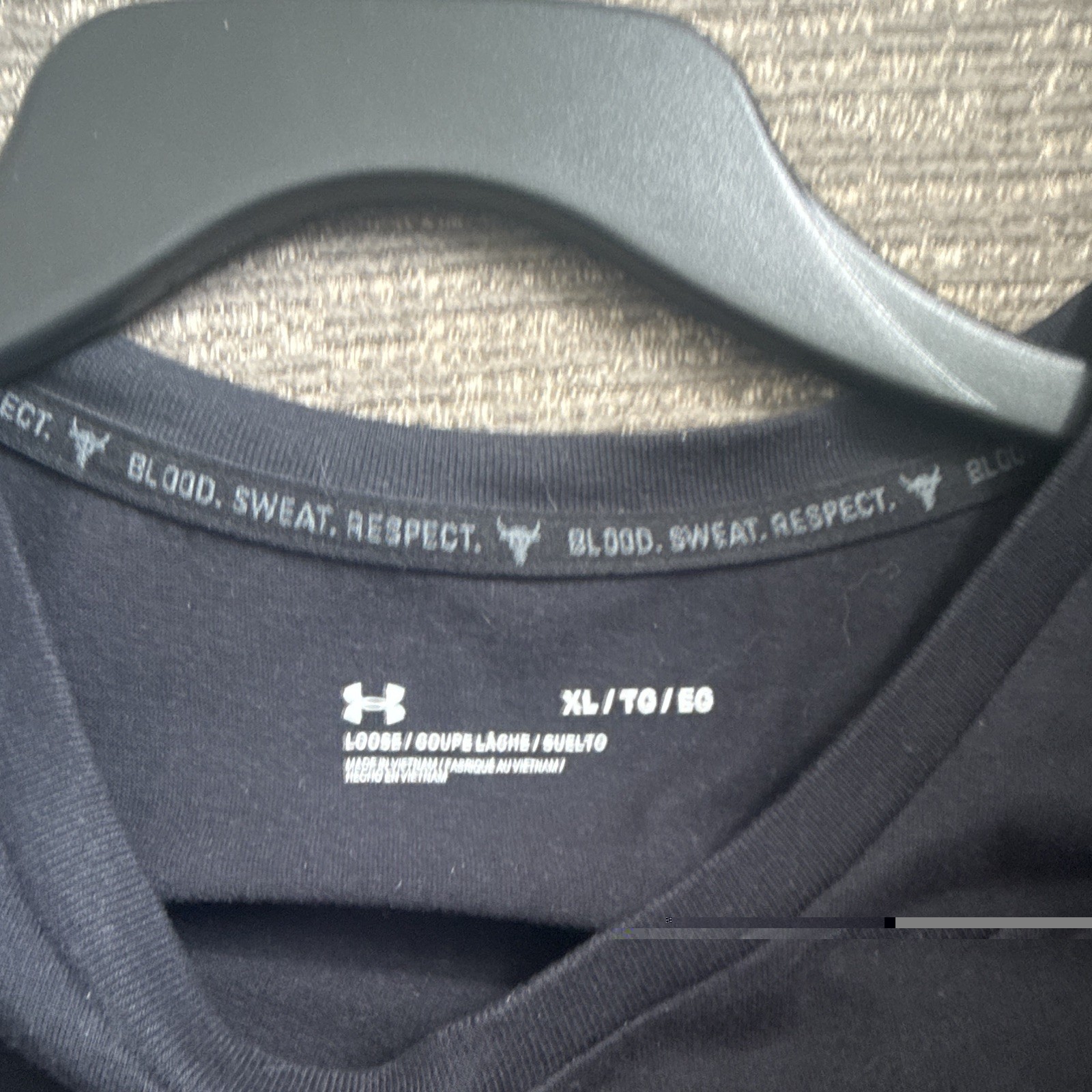 Under Armour Men’s XL Black Loose Fit Graphic Tee Crew Neck Short Sleeve gallery