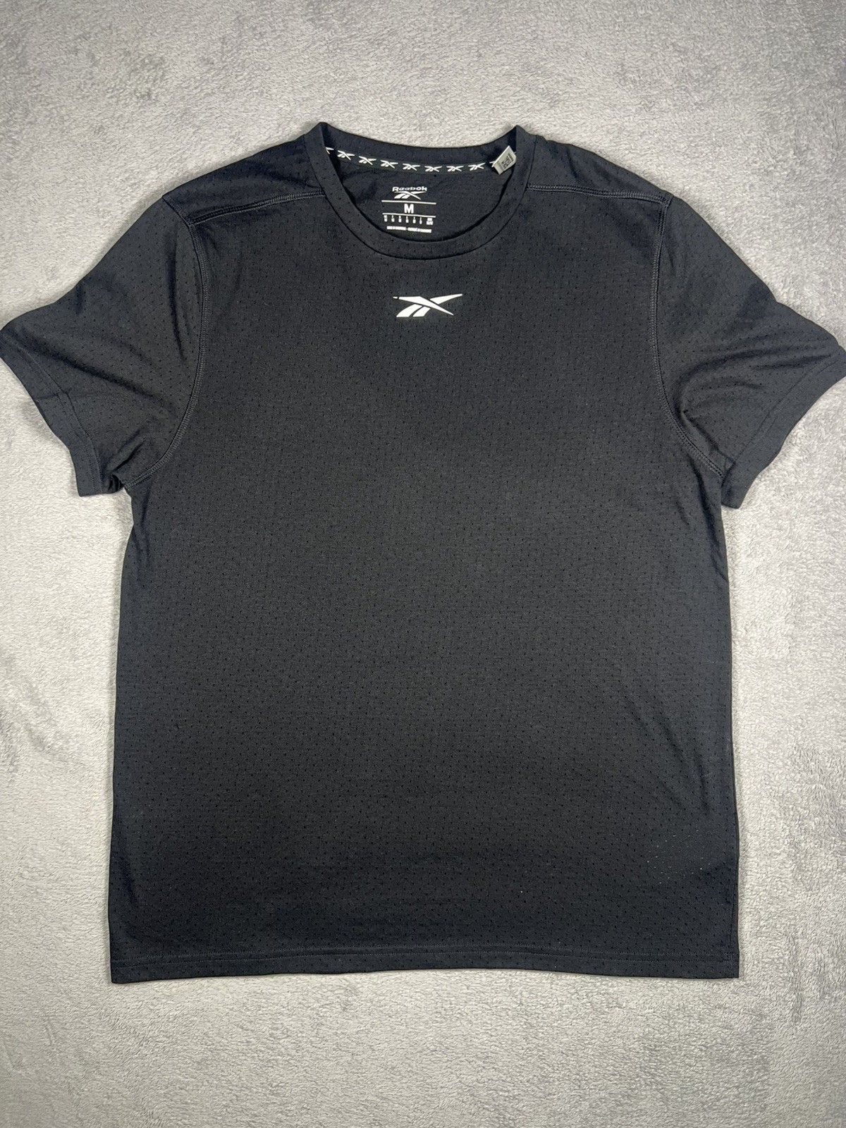 Reebok Men's Speedwick Tech Style Active Black T-Shirt Medium NWT gallery