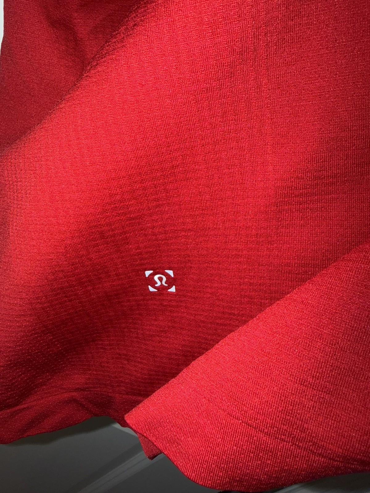 lululemon Metal Vent Tech Short-Sleeve Shirt - Large (L) / Red gallery