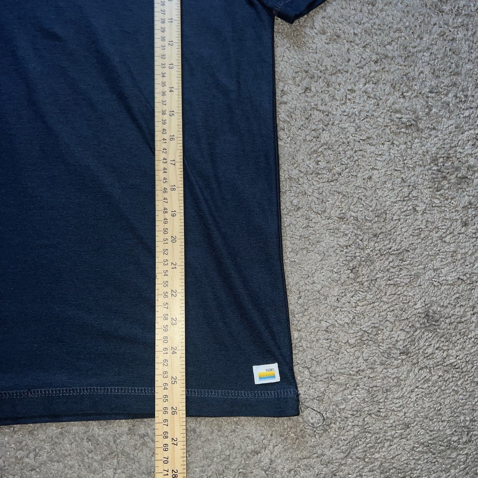 Vuori Strato Tech Tee Mens Medium Navy Heather Stretch Performance T-Shirt gallery