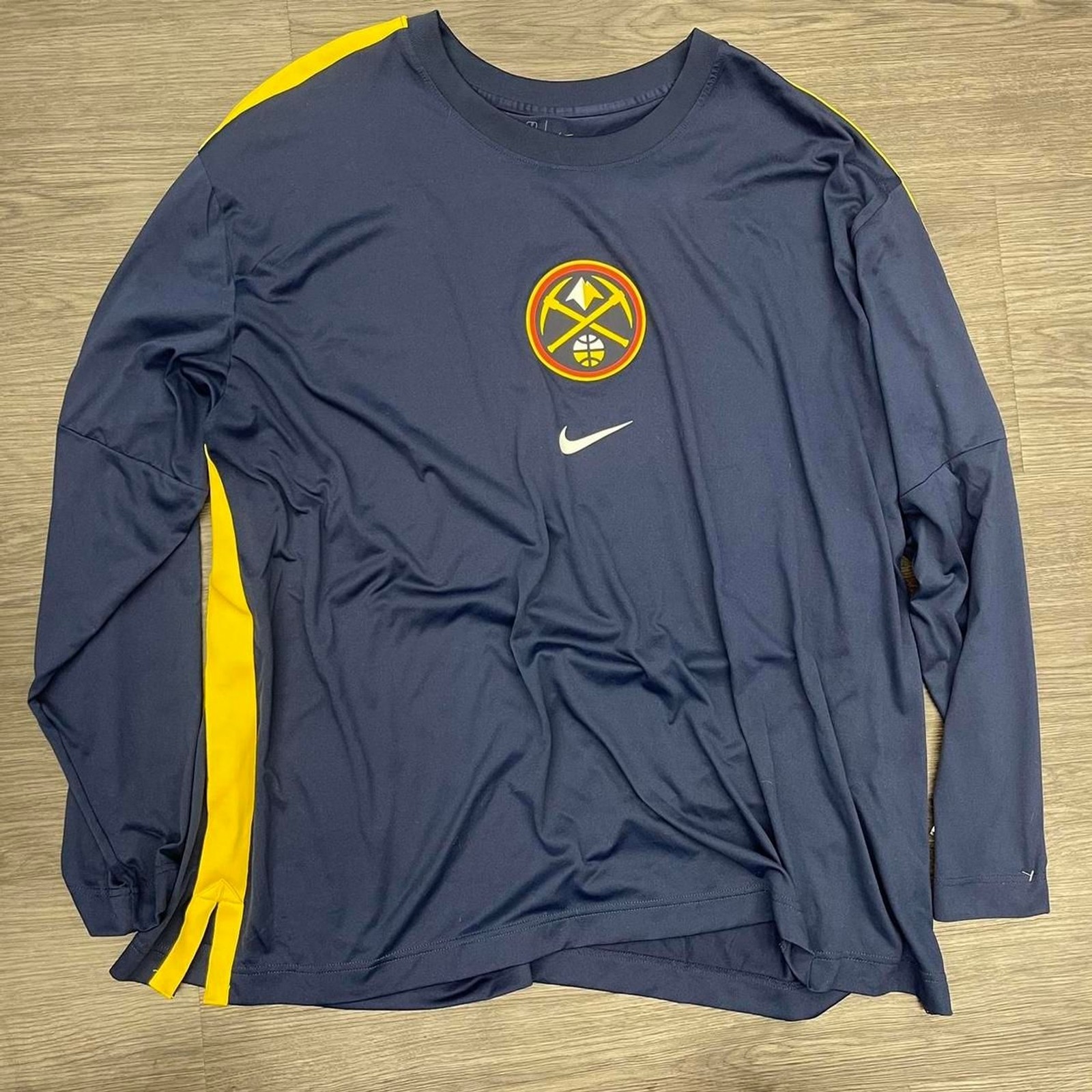 Nike Men's Navy and Yellow Top gallery