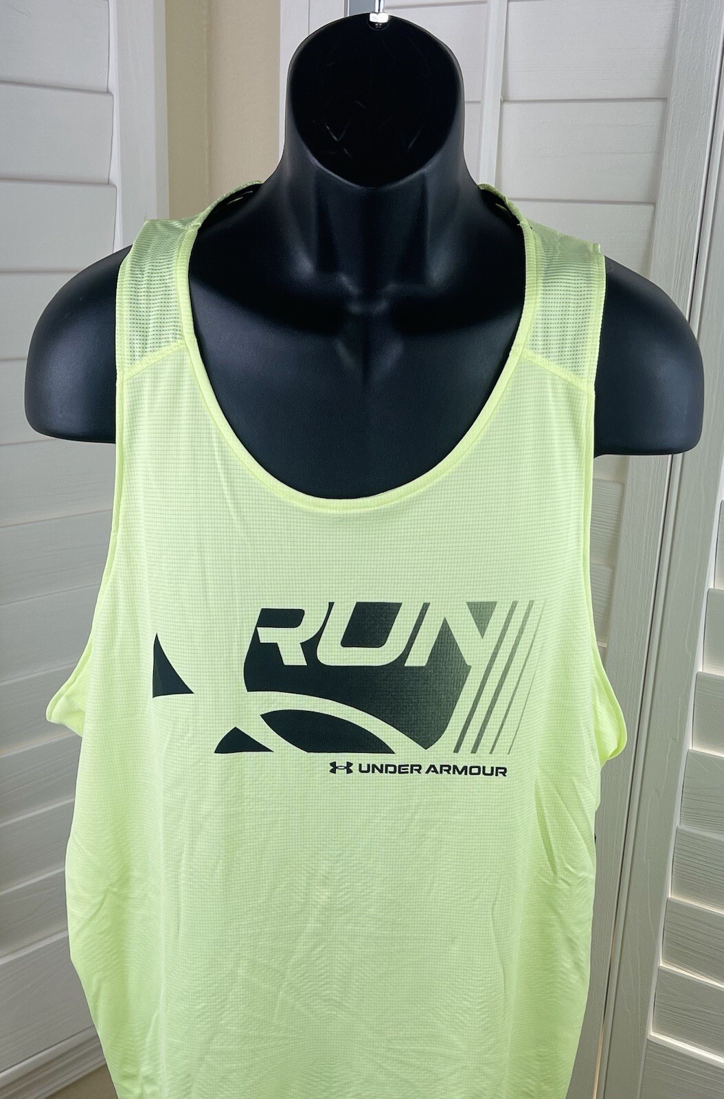Under Armour Fitted CoolSwitch Run Singlet/Tank 1371130 911, Men’s 2XL - NWT $40 gallery