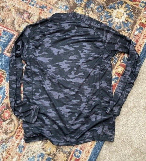 Reebok digital camo mock neck running shirt with thumb holes, Mens Large gallery