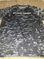 Under Armour Mens Short Sleeve Loose Heat Gear Black/Gray Camouflage T Shirt XL