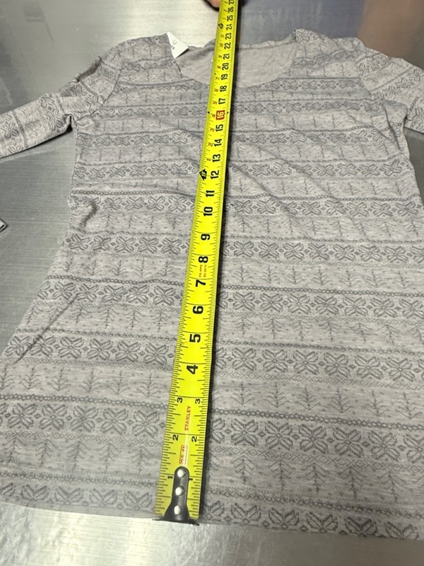 32 Degrees Heat Base Layer Top M Grey Snowflakes Fair Isle Thermal Crewneck Long gallery