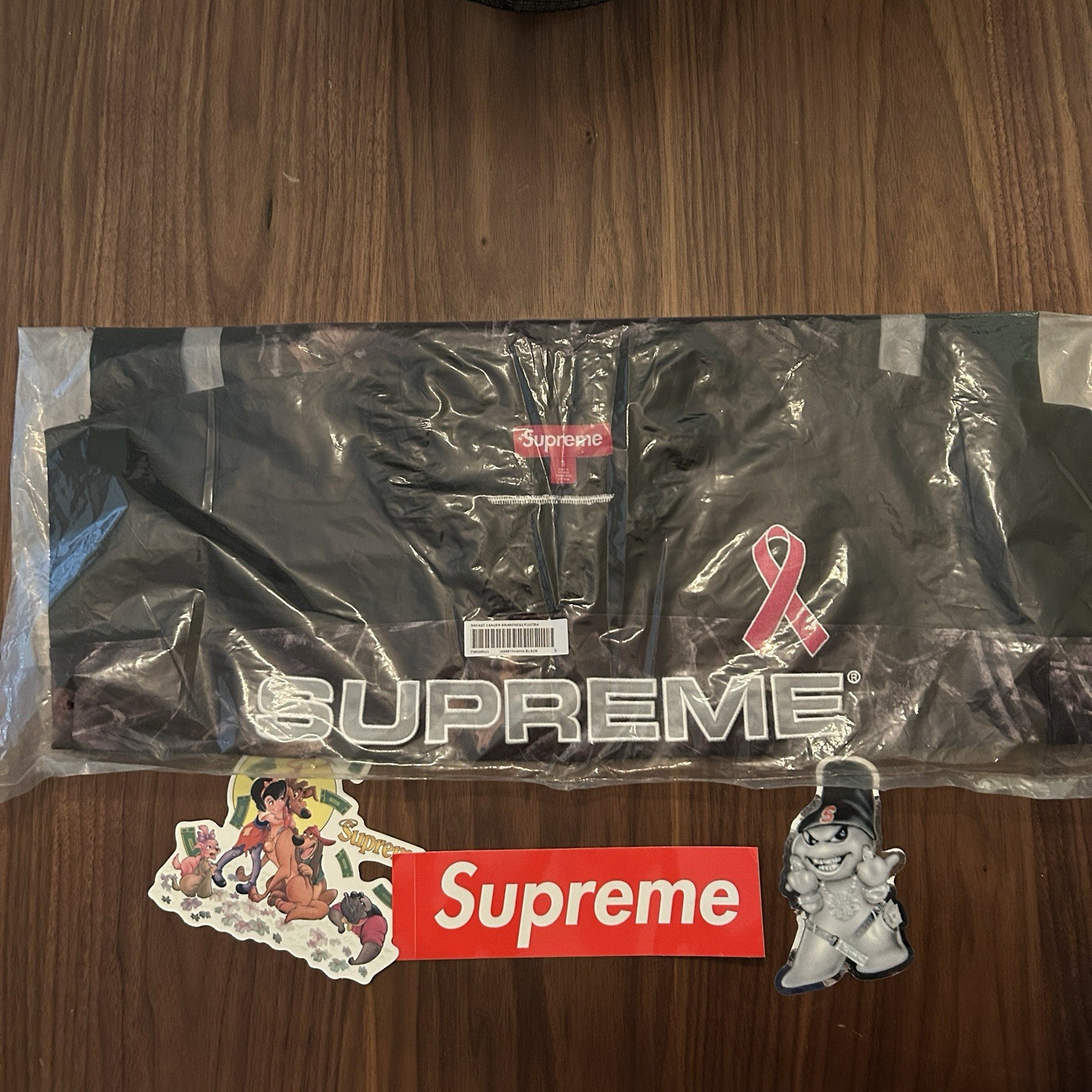 Small Supreme Breast Cancer Awareness Football Jersey FW25 Black Size S IN HAND gallery