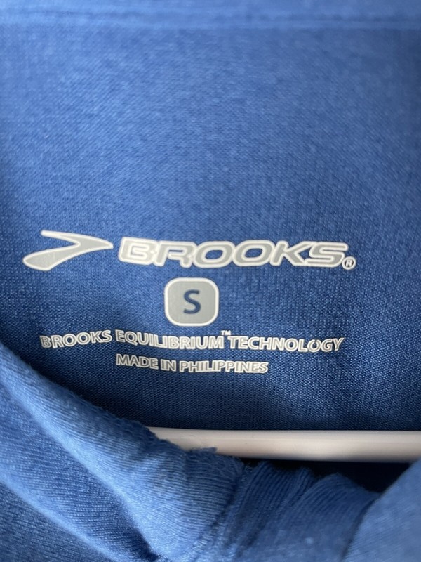 Brooks 1/4 Zip Running Men’s Size Small Neon Blue And Yellow. gallery