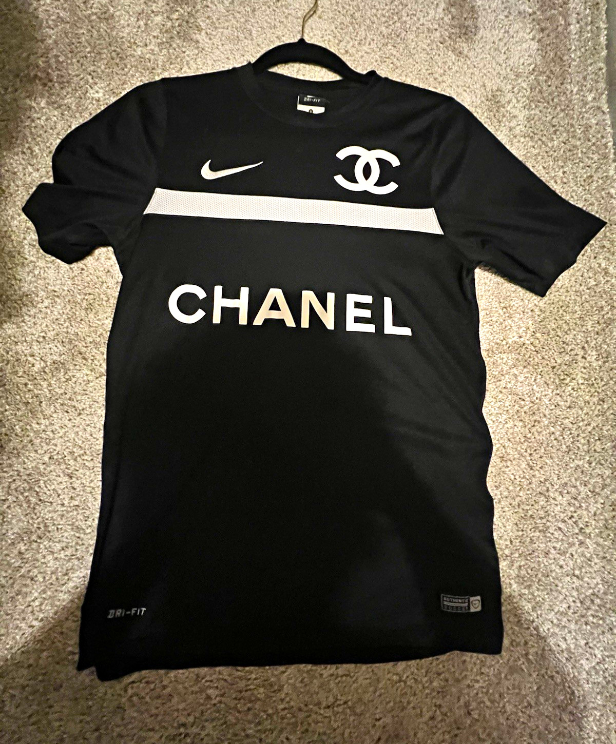 Rare Nike Dri-FIT & Black Chanel size small gallery