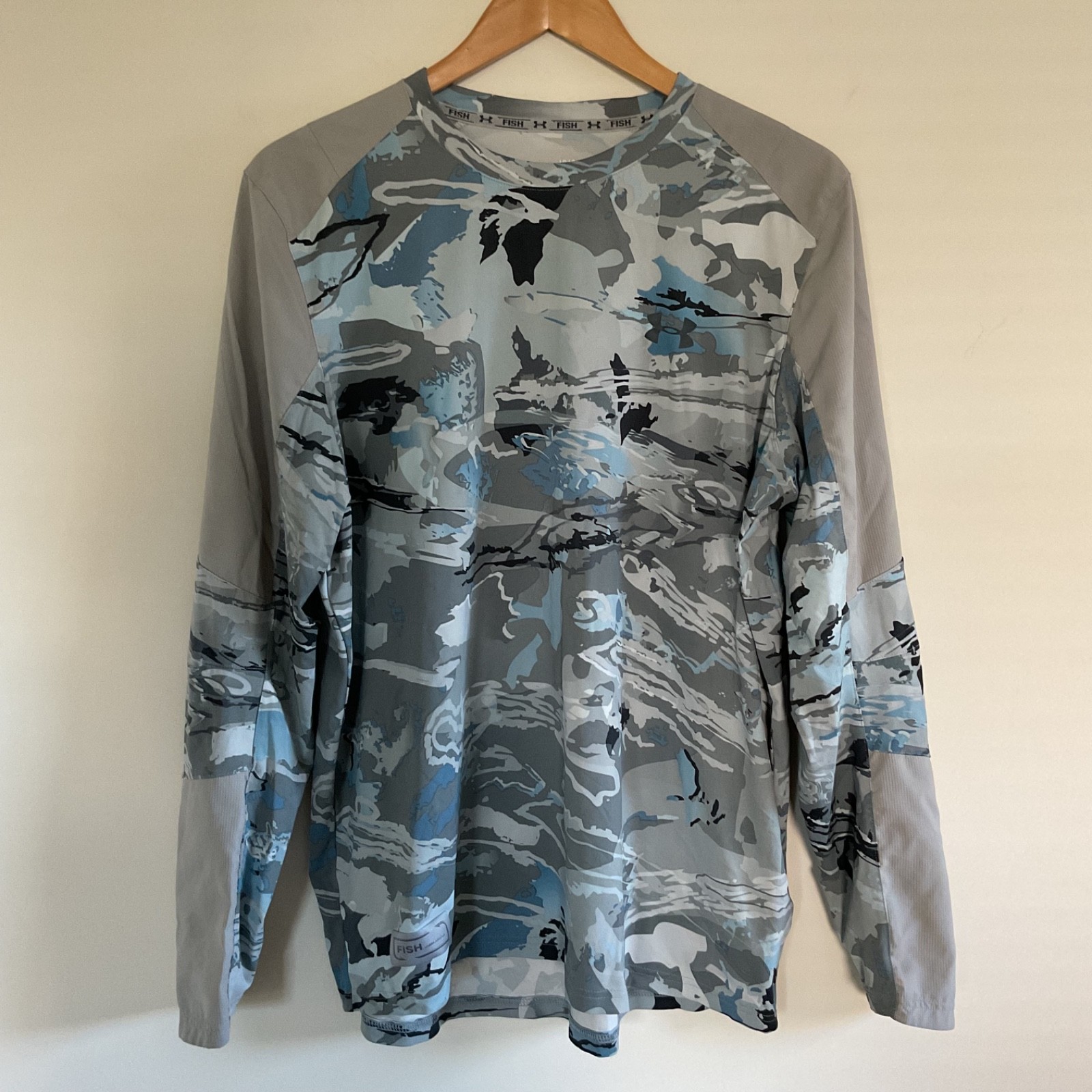 Under Armour Mens L Fishing CoolSwitch Thermocline Hybrid Crew Shirt Hydro Camo gallery